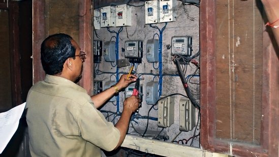 ಬೆಂಗಳೂರು: ಜೂನ್ 21, ಶನಿವಾರ ವಿದ್ಯುತ್ ಕಡಿತ – ಯಾವೆಲ್ಲಾ ಪ್ರದೇಶಗಳಲ್ಲಿ? ಯಾವ ಸಮಯಕ್ಕೆ?