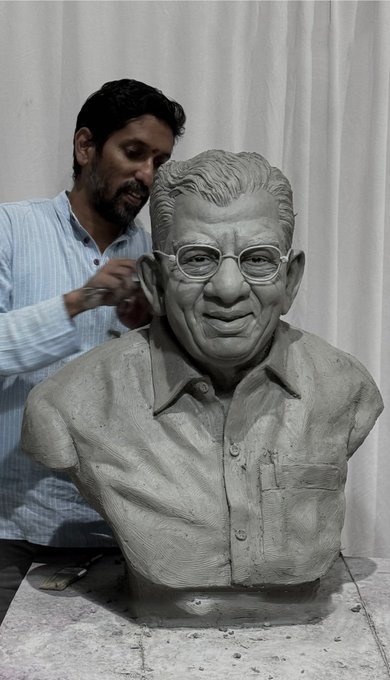 ಅಯೋಧ್ಯೆ ಶಿಲ್ಪಿ ಅರುಣ್ ಯೋಗಿರಾಜ್‌ರಿಂದ ಶಾಮನೂರು ಶಿವಶಂಕರಪ್ಪ ಪುತ್ಥಳಿ ಅನಾವರಣ