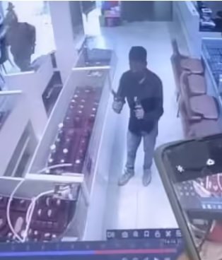 ಮೈಸೂರಿನಲ್ಲಿ ಸಿನಿಮೀಯ ಶೈಲಿಯಲ್ಲಿ ಕೋಟಿಗಟ್ಟಲೇ ಮೌಲ್ಯದ ಬಂಗಾರ ಚಿನ್ನಾಭರಣ ಲೂಟಿ