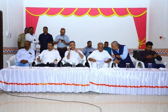 ವಿರಾಜಪೇಟೆ: ನಿಗದಿತ ಅವಧಿಯಲ್ಲಿ ಕಾಮಗಾರಿ ಪೂರ್ಣಗೊಳಿಸಲು ಅಧಿಕಾರಿಗಳಿಗೆ ಎ.ಎಸ್. ಪೊನ್ನಣ್ಣ ಸೂಚನೆ