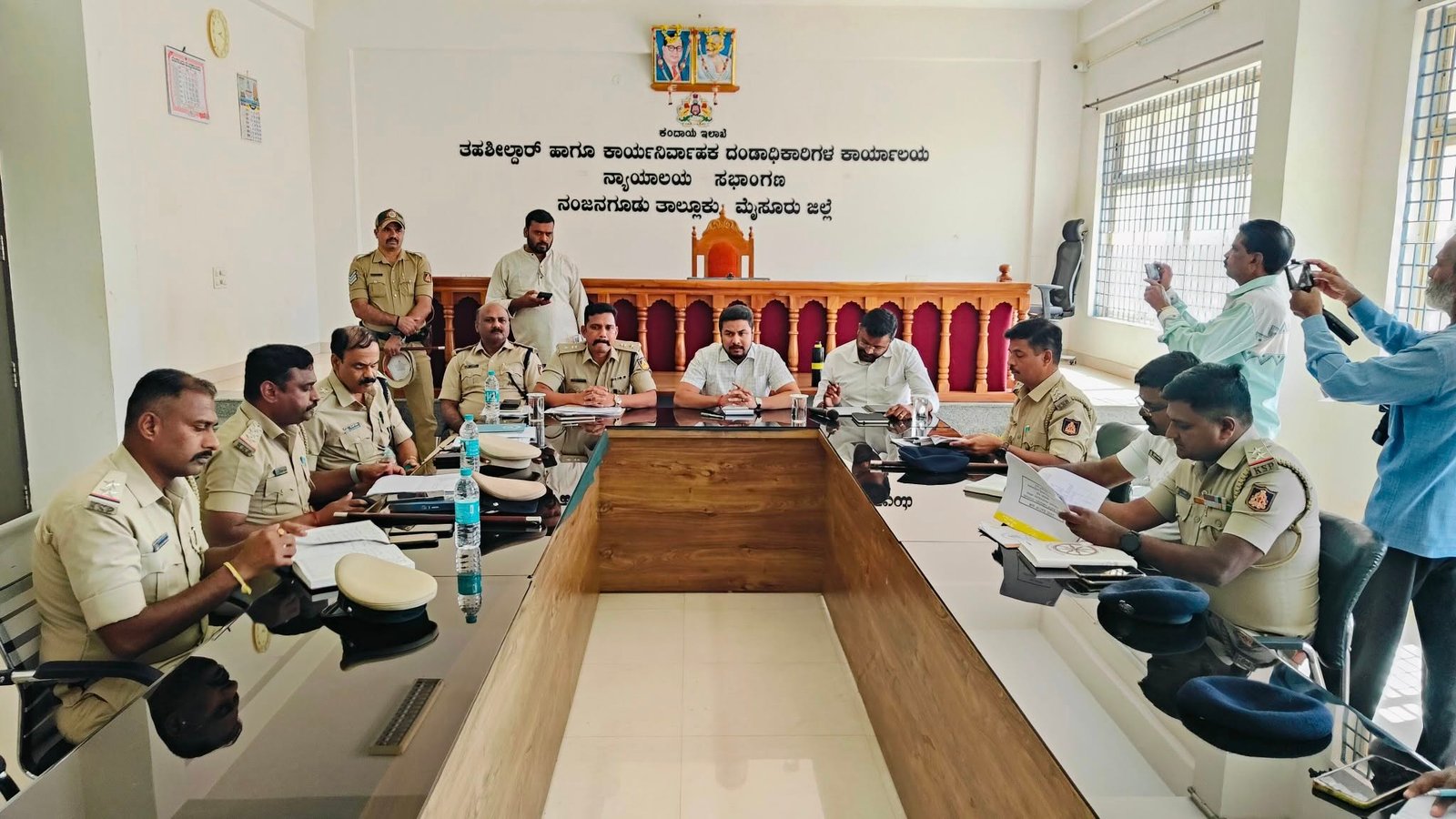 ಅಪರಾಧ ಮುಕ್ತ ನಂಜನಗೂಡಿಗೆ ಶಾಸಕ ದರ್ಶನ್ ಧ್ರುವನಾರಾಯಣ್ ಕಟ್ಟುನಿಟ್ಟಿನ ಸೂಚನೆ: ಅಧಿಕಾರಿಗಳೊಂದಿಗೆ ತುರ್ತು ಸಭೆ