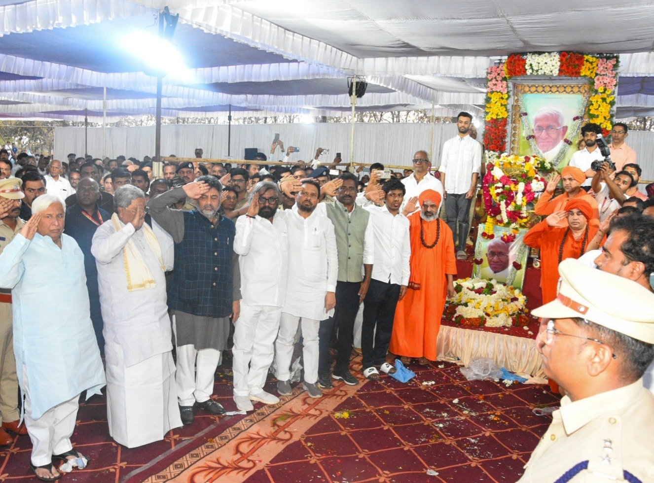 ಗಡಿನಾಡಿನ ಧೀಮಂತ ನಾಯಕ ಭೀಮಣ್ಣ ಖಂಡ್ರೆ ಇನ್ನಿಲ್ಲ: ಅಂತಿಮ ದರ್ಶನ ಪಡೆದು ನಮನ ಸಲ್ಲಿಸಿದ ಸಿಎಂ, ಡಿಸಿಎಂ ಹಾಗೂ ಗಣ್ಯರು