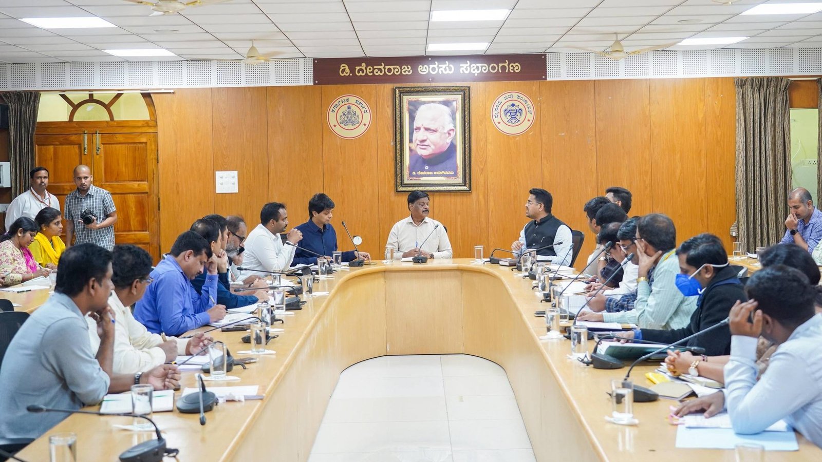 ಮೈಸೂರು ಜಿಲ್ಲೆಯ ಸಮಗ್ರ ಅಭಿವೃದ್ಧಿಗೆ ನೀಲನಕ್ಷೆ: ಸಚಿವ ಡಾ. ಹೆಚ್.ಸಿ. ಮಹದೇವಪ್ಪ ಸೂಚನೆ