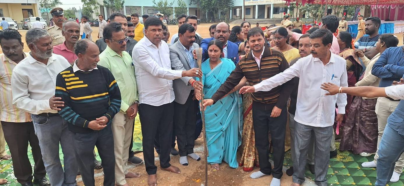 ಕೆ.ಜಿ.ಎಫ್. ಸರ್ಕಾರಿ ಪ್ರಥಮ ದರ್ಜೆ ಕಾಲೇಜಿನ ಅಭಿವೃದ್ಧಿಗೆ ₹5 ಕೋಟಿ: ನೂತನ ಕಟ್ಟಡಕ್ಕೆ ಶಂಕುಸ್ಥಾಪನೆ