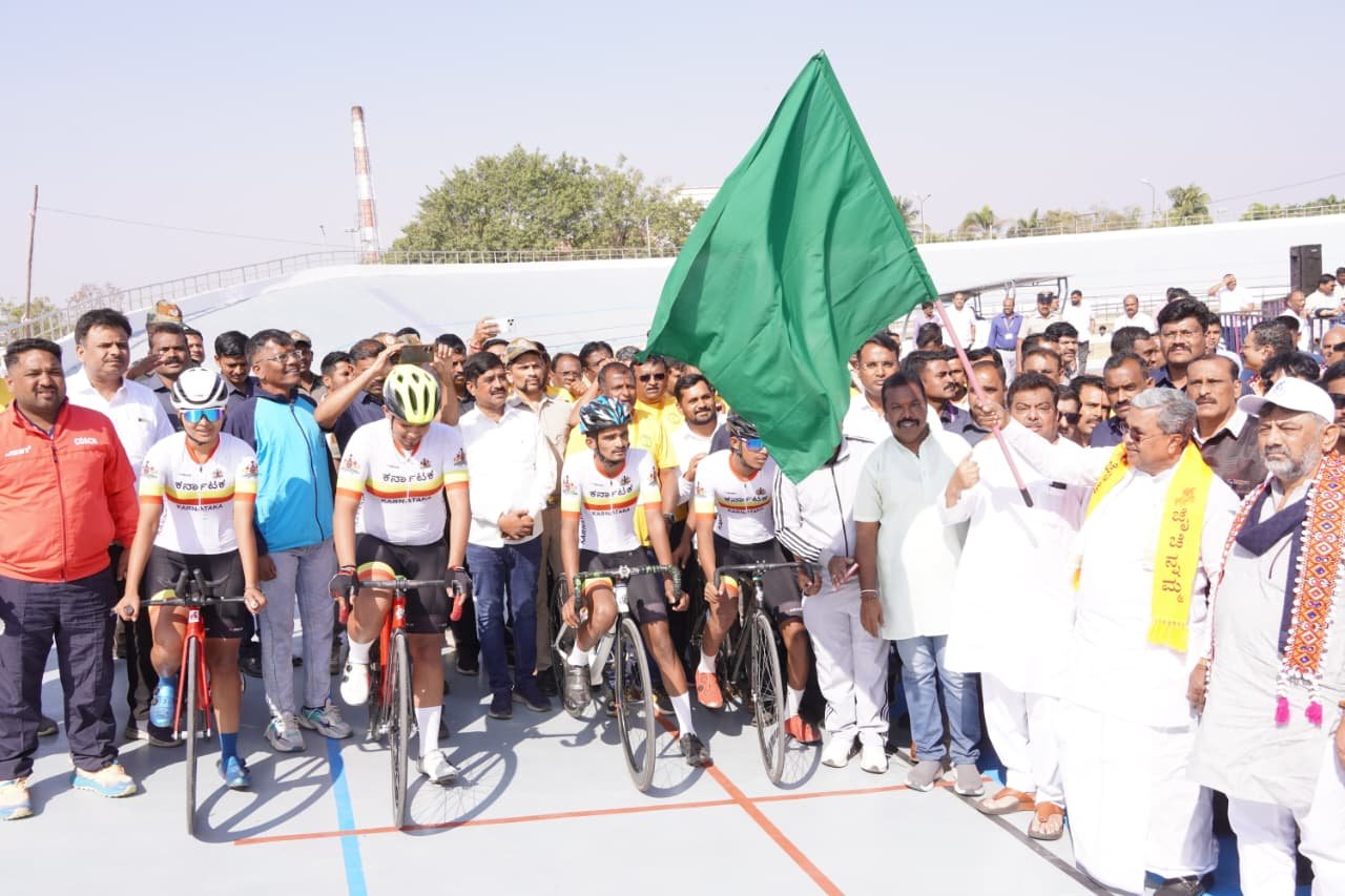 ಸೈಕ್ಲಿಂಗ್ ರಾಜಧಾನಿಗೆ ಹೈಟೆಕ್ ಸ್ಪರ್ಶ: ವಿಜಯಪುರದಲ್ಲಿ ರಾಜ್ಯದ ಮೊದಲ ವಿಶ್ವದರ್ಜೆಯ ‘ವೆಲೋಡ್ರೋಮ್’ ಉದ್ಘಾಟನೆ!
