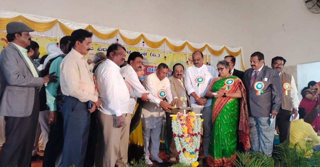 ಶಿಕ್ಷಣಕ್ಕೆ ಪ್ರಥಮ ಆದ್ಯತೆ: ಜಿಲ್ಲೆಯಾದ್ಯಂತ 400 ಕೋಟಿ ರೂ. ವೆಚ್ಚದಲ್ಲಿ ಶಾಲೆಗಳ ನಿರ್ಮಾಣಕ್ಕೆ ಸಚಿವ ಕೆ.ಎಚ್. ಮುನಿಯಪ್ಪ ಚಾಲನೆ