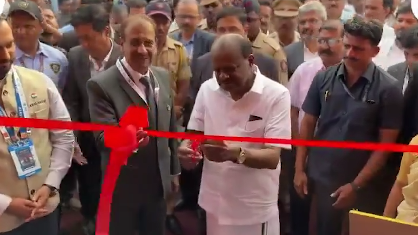 ಪುಣೆ: ಅಂತಾರಾಷ್ಟ್ರೀಯ ಆಟೋಮೋಟಿವ್ ತಂತ್ರಜ್ಞಾನ ವಿಚಾರ ಸಂಕಿರಣಕ್ಕೆ ಸಚಿವ ಹೆಚ್.ಡಿ. ಕುಮಾರಸ್ವಾಮಿ ಚಾಲನೆ