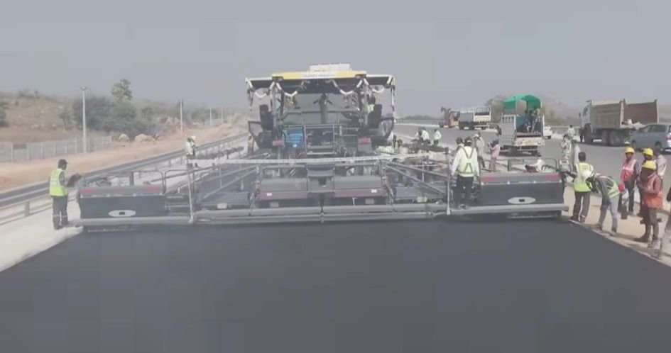 ಹೆದ್ದಾರಿ ನಿರ್ಮಾಣದಲ್ಲಿ NHAI ಹೊಸ ಇತಿಹಾಸ: 24 ಗಂಟೆಗಳಲ್ಲಿ 28.95 ಕಿ.ಮೀ ಕಾಂಕ್ರೀಟ್ ರಸ್ತೆ ನಿರ್ಮಿಸಿ ಗಿನ್ನಿಸ್ ದಾಖಲೆ