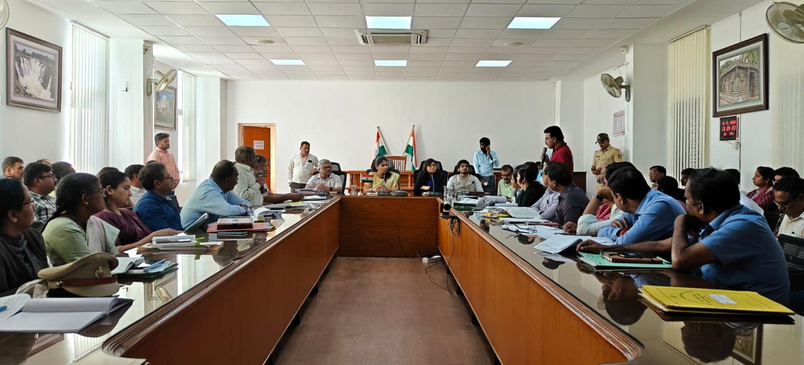 ಜಿಲ್ಲೆಯಲ್ಲಿ ಕುಡಿಯುವ ನೀರಿಗೆ ತೊಂದರೆಯಾಗದಂತೆ ಕ್ರಮವಹಿಸಿ: ಅಧಿಕಾರಿಗಳಿಗೆ ಜಿಲ್ಲಾಧಿಕಾರಿ ಶ್ರೀರೂಪ ಸೂಚನೆ