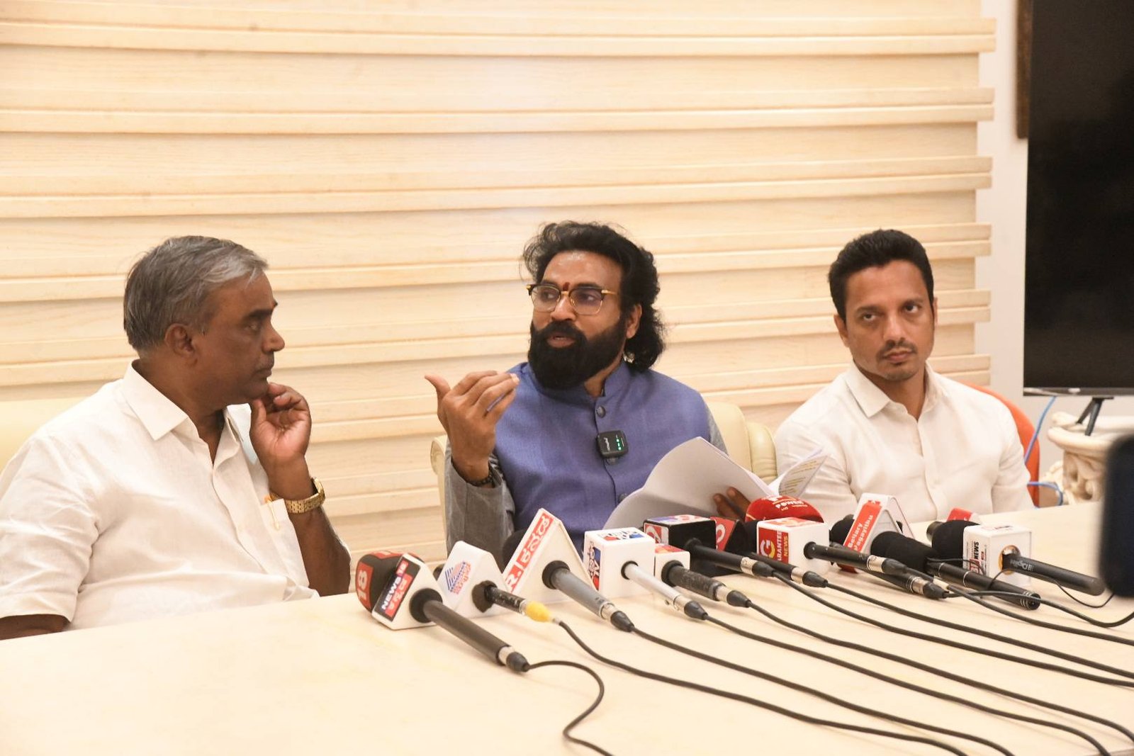 ಉದ್ಯೋಗ ಖಾತರಿ ದಿನಗಳು 125ಕ್ಕೆ ಏರಿಕೆ: ಕಾಂಗ್ರೆಸ್‌ನ ಸುಳ್ಳು ಆರೋಪಗಳಿಗೆ ಕಿವಿಗೊಡಬೇಡಿ – ಬಿ. ಶ್ರೀರಾಮುಲು