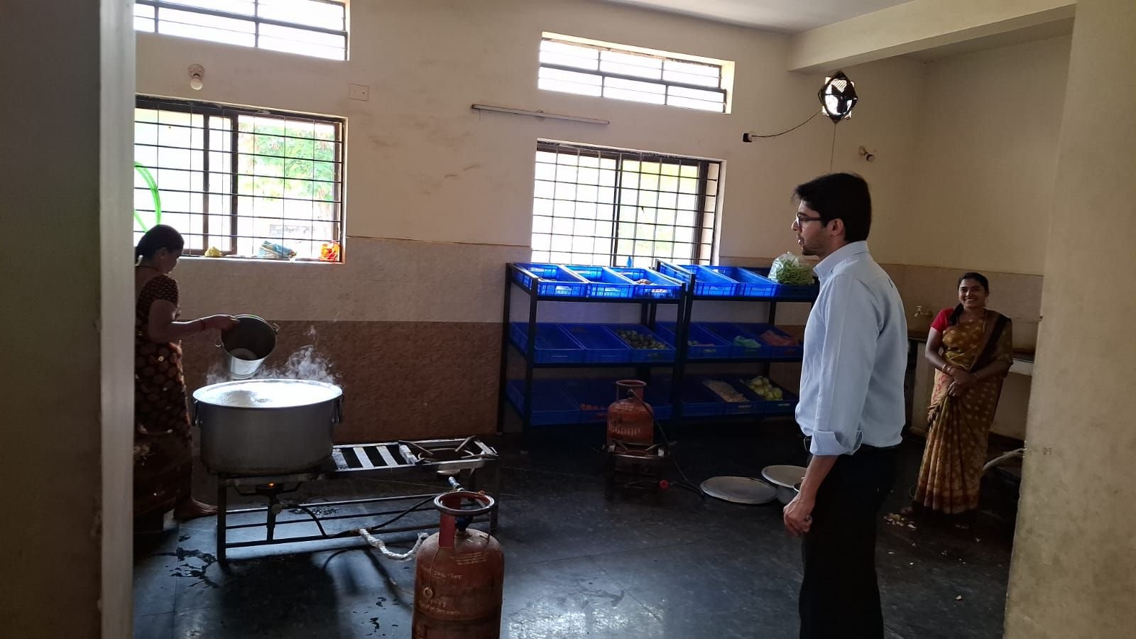 ಮೊಳಕಾಲ್ಮೂರು ತಾಲ್ಲೂಕಿನ ಗ್ರಾ.ಪಂಗಳಿಗೆ ಸಿಇಒ ಡಾ. ಆಕಾಶ್ ದಿಢೀರ್ ಭೇಟಿ: ದಾಖಲೆ ಪರಿಶೀಲನೆ ಹಾಗೂ ಅಧಿಕಾರಿಗಳಿಗೆ ಕಟ್ಟುನಿಟ್ಟಿನ ಸೂಚನೆ