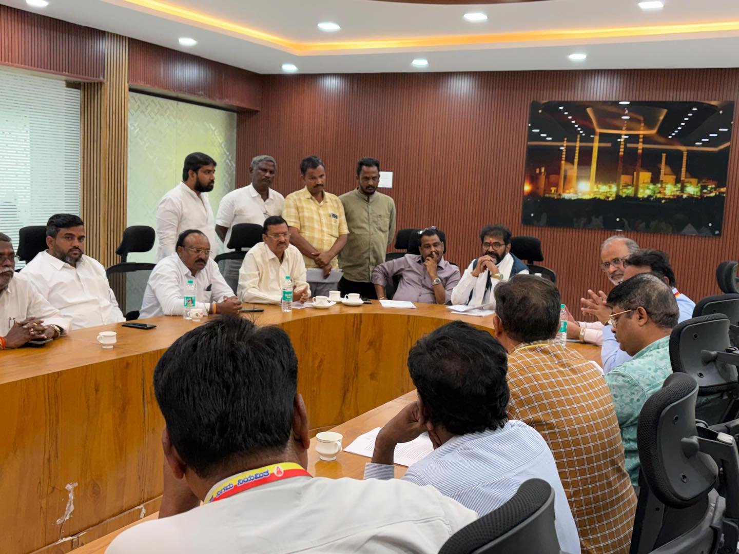 ರಾಯಚೂರು: RTPS ಹಾಗೂ YTPS ಘಟಕಗಳಿಗೆ ಛಲವಾದಿ ನಾರಾಯಣಸ್ವಾಮಿ ಭೇಟಿ – ಭೂಸಂತ್ರಸ್ತರ ಸಮಸ್ಯೆಗಳ ಕುರಿತು ಗಂಭೀರ ಚರ್ಚೆ