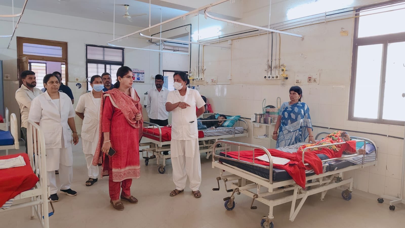 ಚಾಮರಾಜನಗರ: ತಾಯಿ ಮತ್ತು ಮಕ್ಕಳ ಆಸ್ಪತ್ರೆಗೆ ಜಿಲ್ಲಾಧಿಕಾರಿ ದಿಢೀರ್ ಭೇಟಿ – ಅಧಿಕಾರಿಗಳಿಗೆ ಚಾಟಿ