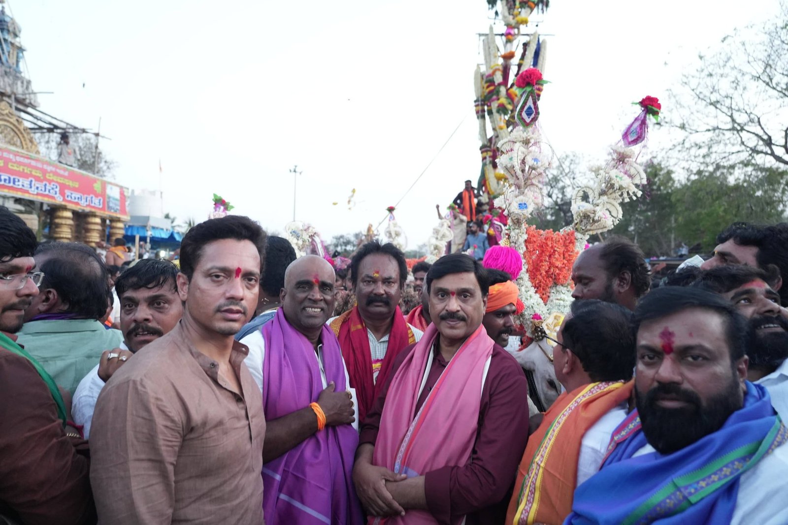 ಬಳ್ಳಾರಿಯಲ್ಲಿ ಶ್ರೀ ಕನಕ ದುರ್ಗಮ್ಮ ದೇವಿಯ ಸಿಡಿ ಬಂಡಿ ಉತ್ಸವ: ಭಕ್ತ ಸಾಗರದ ನಡುವೆ ತಾಯಿಯ ಕೃಪೆಗೆ ಪಾತ್ರರಾದ ಗಾಲಿ ಜನಾರ್ದನ ರೆಡ್ಡಿ!