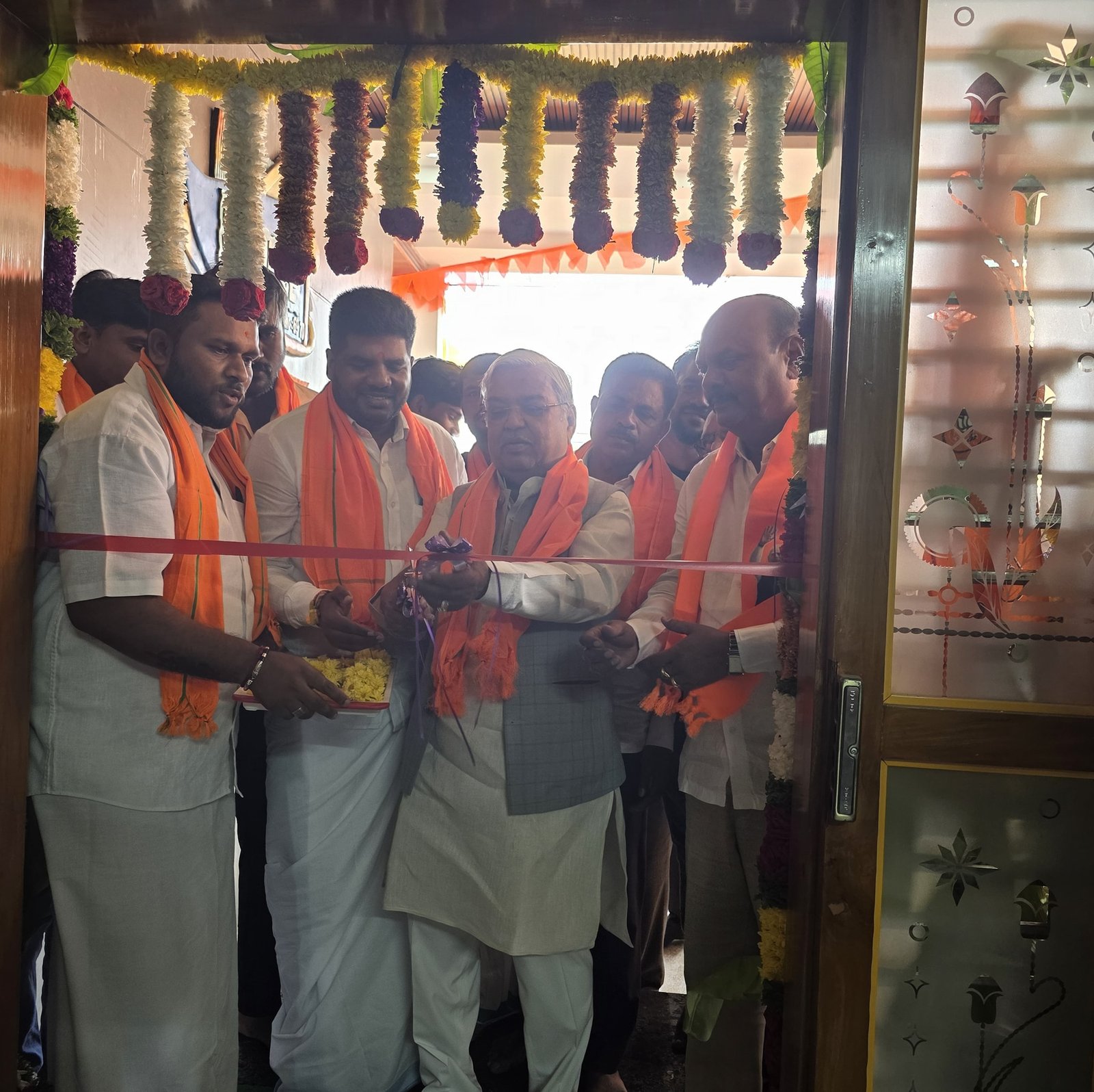 ಹಿರಿಯೂರಿನಲ್ಲಿ ನೂತನ ಪಕ್ಷದ ಕಾರ್ಯಾಲಯ ಉದ್ಘಾಟನೆ: ಕಾರ್ಯಕರ್ತರೇ ಸಂಘಟನೆಯ ಶಕ್ತಿ ಎಂದ ಗೋವಿಂದ ಕಾರಜೋಳ