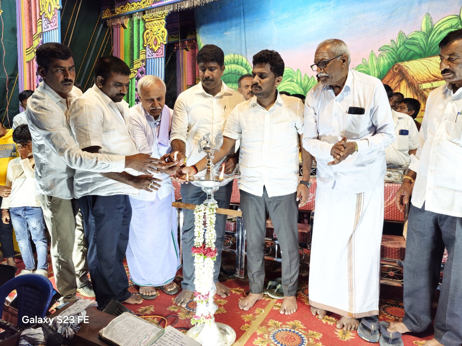 ಬೇಡಿಗನಹಳ್ಳಿಕೊಪ್ಪಲಿನಲ್ಲಿ ಪೌರಾಣಿಕ ನಾಟಕ ವೈಭವ: ಕಲಾವಿದರಿಗೆ ಶಾಸಕರು ಹಾಗೂ ಸಂಸದರಿಂದ ಪ್ರೋತ್ಸಾಹ