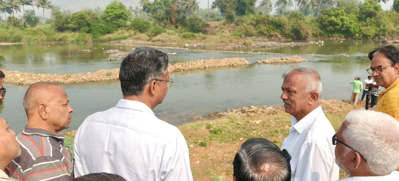 ಗೋಕಾಕದ ನದಿ ಸಂಗಮ ಕ್ಷೇತ್ರಕ್ಕೆ ಕೂಡಲಸಂಗಮದ ಮಾದರಿಯಲ್ಲಿ ಕಾಯಕಲ್ಪ: ಸಚಿವ ಸತೀಶ್ ಜಾರಕಿಹೊಳಿ ಭೇಟಿ