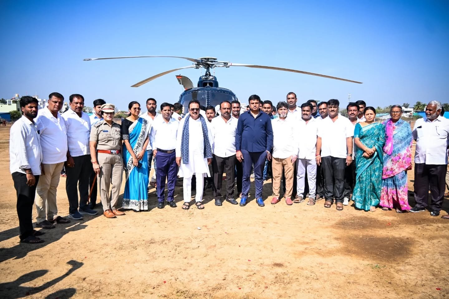 ಸಕ್ಕರೆ ನಾಡಿನಲ್ಲಿ ಹಬ್ಬದ ಸಂಭ್ರಮ: ಮಂಡ್ಯದಲ್ಲಿ ಹೆಲಿಕಾಪ್ಟರ್ ರೈಡ್ಗೆ ಚಾಲನೆ ನೀಡಿದ ಸಚಿವ ಚಲುವರಾಯಸ್ವಾಮಿ