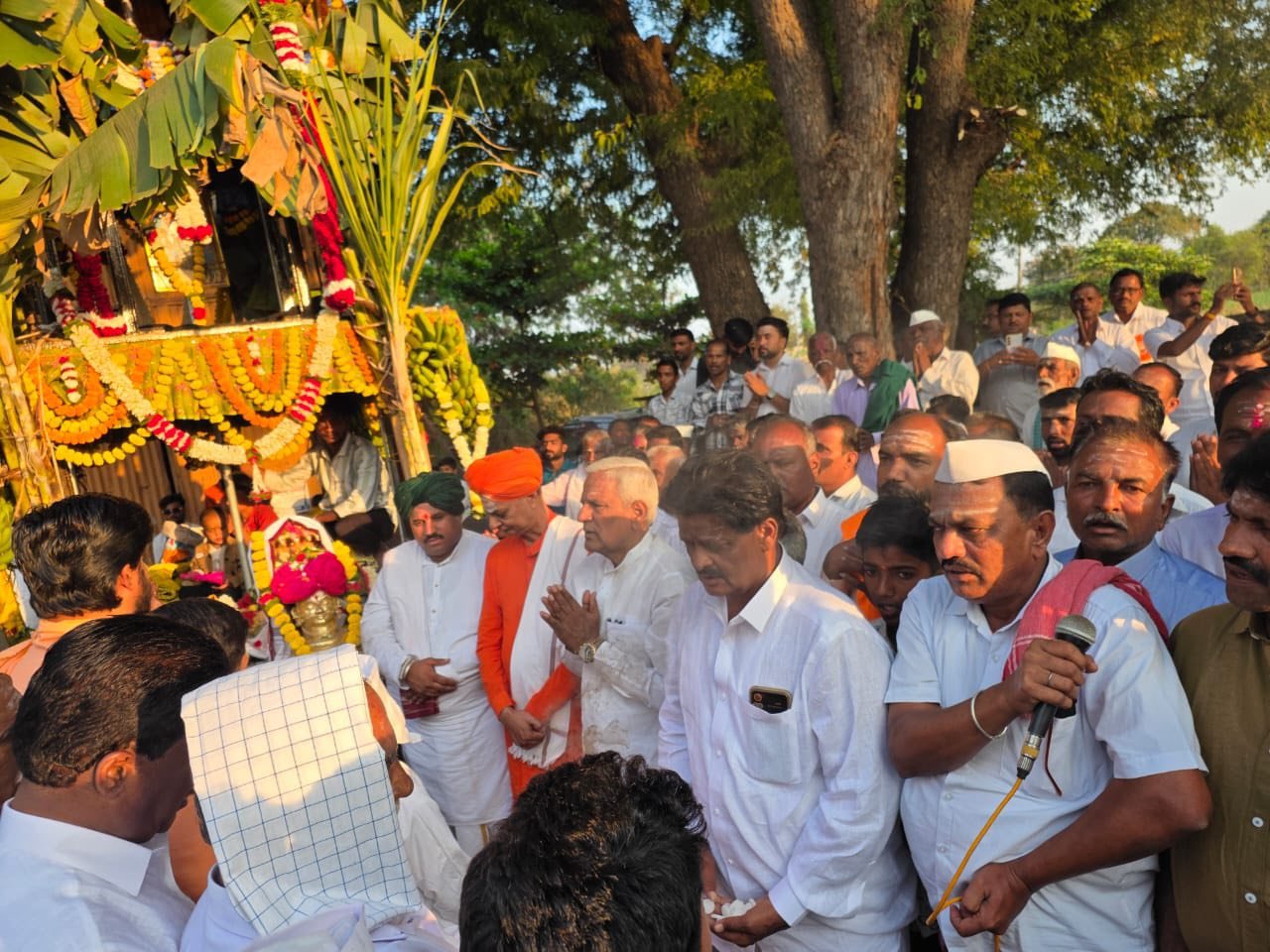 ಸಸಾಲಟ್ಟಿ ಶ್ರೀ ಶಿವಲಿಂಗೇಶ್ವರ ಜಾತ್ರಾ ಮಹೋತ್ಸವ: ಸಂಭ್ರಮದ ಉತ್ಸವದಲ್ಲಿ ಭಾಗಿಯಾದ ಶಾಸಕ ಸಿದ್ದು ಸವದಿ!