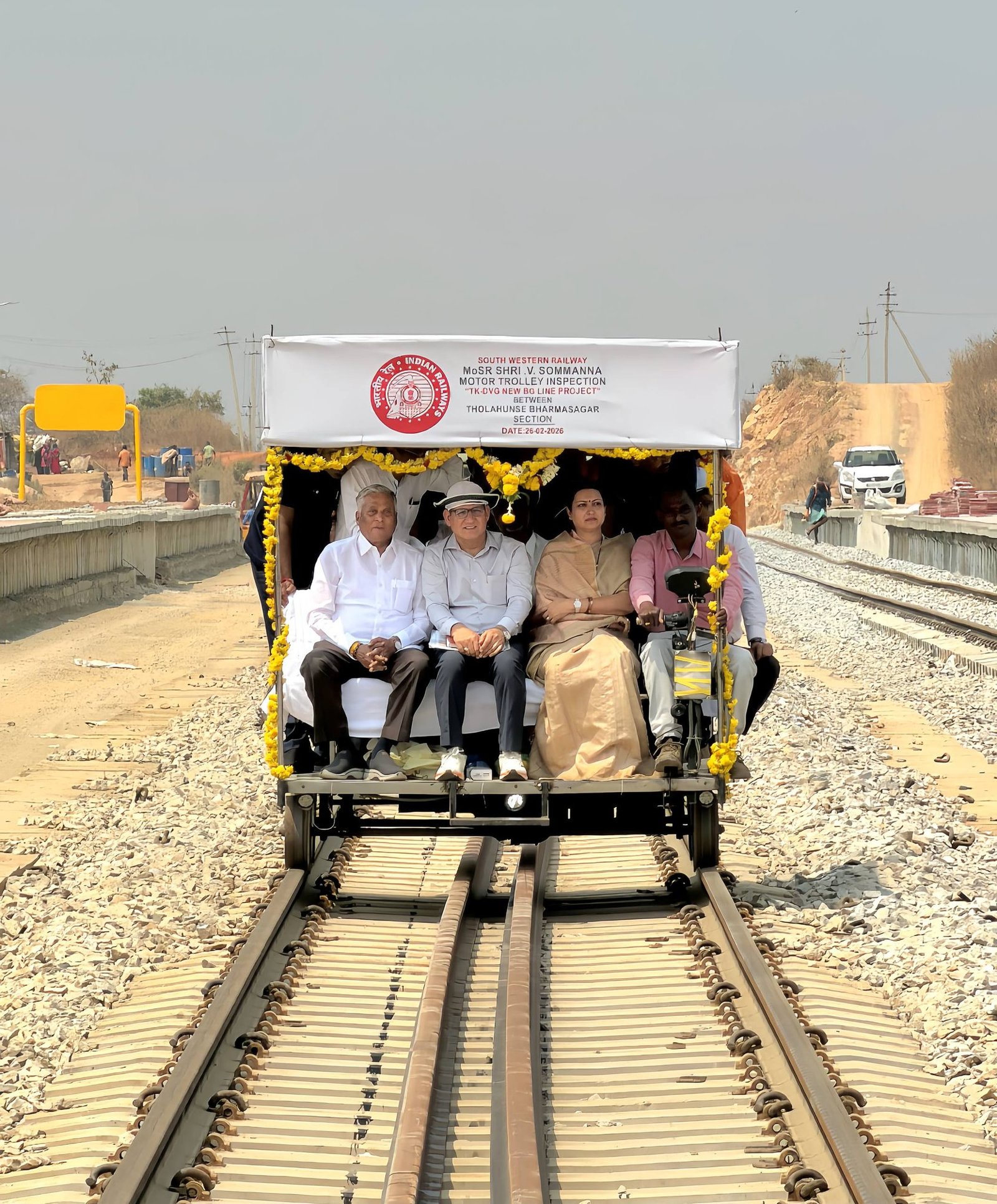 ದಾವಣಗೆರೆ-ತುಮಕೂರು ನೇರ ರೈಲ್ವೆ ಮಾರ್ಗ: ಮೋಟಾರ್ ಟ್ರ್ಯಾಲಿ ಮೂಲಕ ಕಾಮಗಾರಿಗಳ ಸಮಗ್ರ ಪರಿಶೀಲನೆ