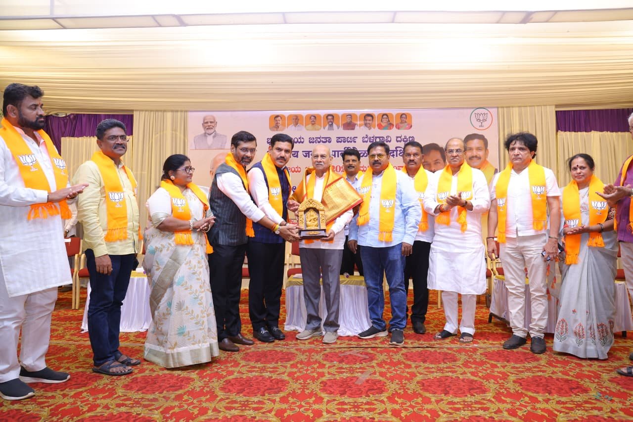 ಬೆಳಗಾವಿಯಲ್ಲಿ ‘ಮಹಿಳಾ ಸಂವಾದ’ : ಪದ್ಮಶ್ರೀ ಪುರಸ್ಕೃತ ಡಾ. ಪ್ರಭಾಕರ್ ಕೋರೆ ಅವರಿಗೆ ಬಿ.ವೈ. ವಿಜಯೇಂದ್ರ ಅಭಿನಂದನೆ