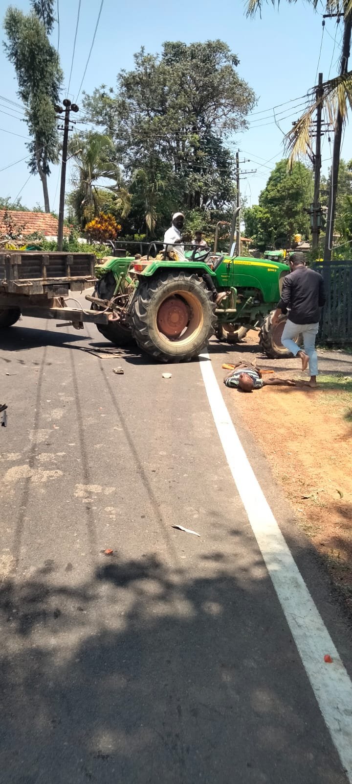 ಶನಿವಾರಸಂತೆ: ಟ್ರಾಕ್ಟರ್ ಹಾಗೂ ಕಾರ್ ನಡುವೆ ಭೀಕರ ಅಪಘಾತ – ಟ್ರಾಕ್ಟರ್ ಚಾಲಕ ಸ್ಥಳದಲ್ಲೇ ಸಾವು