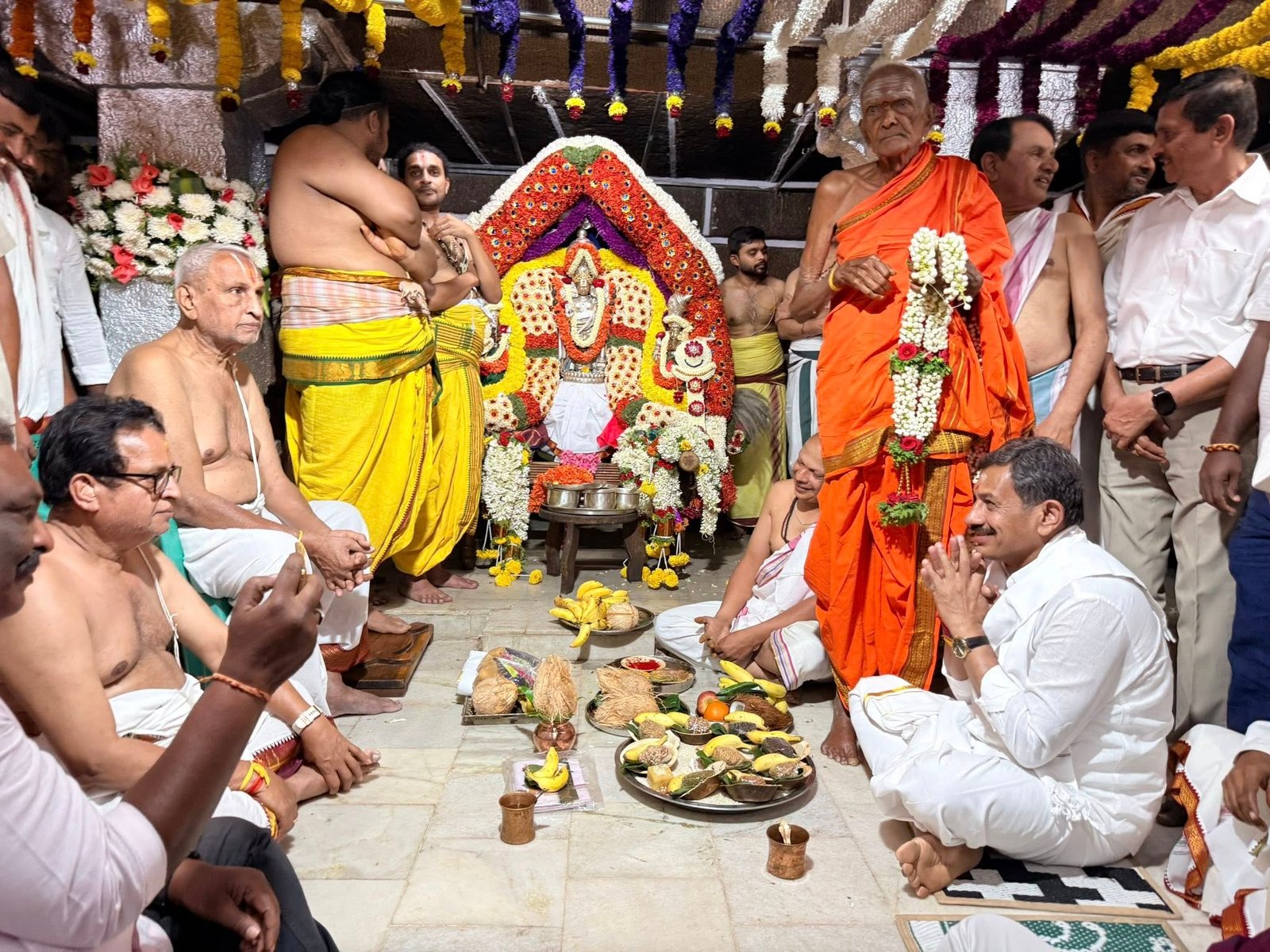 ಸುಗ್ಗನಹಳ್ಳಿ ಶ್ರೀ ಲಕ್ಷ್ಮೀ ನರಸಿಂಹಸ್ವಾಮಿ ಬ್ರಹ್ಮ ರಥೋತ್ಸವ: ಶಾಸಕ ಎಚ್.ಸಿ. ಬಾಲಕೃಷ್ಣ ಭಾಗಿ