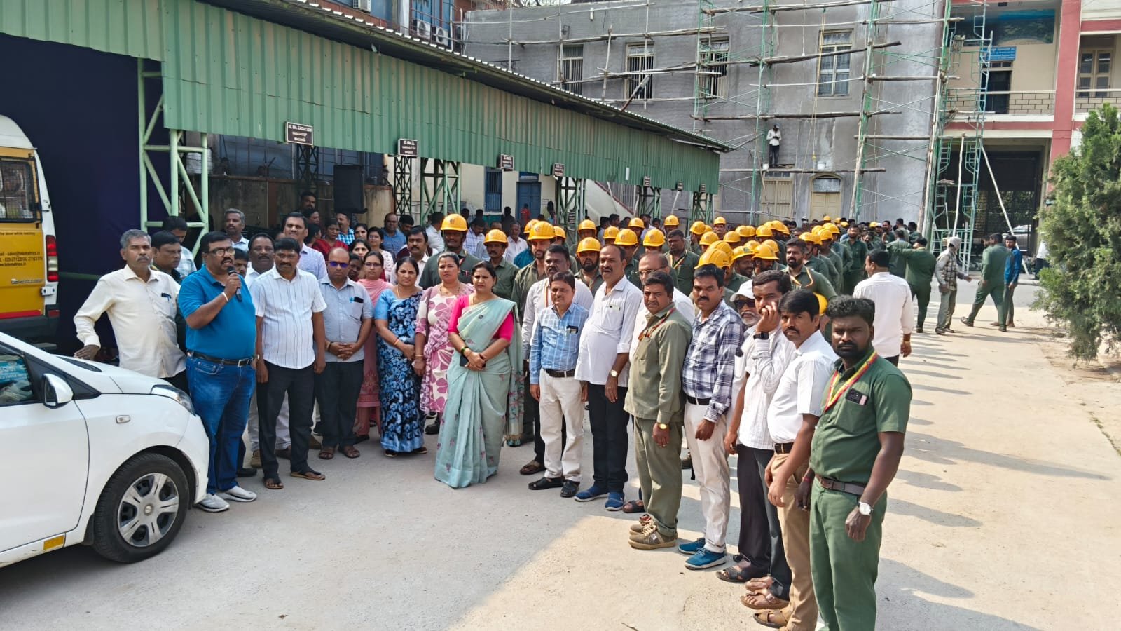 ಮೈಸೂರು: ಸೆಸ್ಕ್ ವತಿಯಿಂದ ‘ರಾಷ್ಟ್ರೀಯ ಲೈನ್ ಮ್ಯಾನ್ ದಿನ’ ಆಚರಣೆ; ಸುರಕ್ಷತಾ ಜಾಗೃತಿ ಹಾಗೂ ಸನ್ಮಾನ