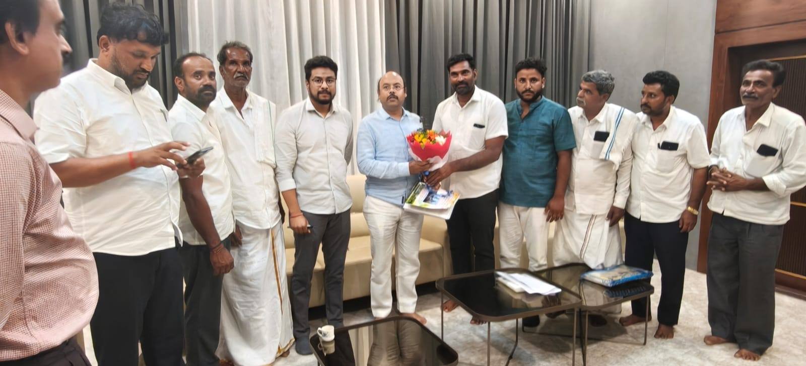 ಹುಚ್ಚಗಣಿ ಮಹದೇವಮ್ಮ ದೇವಾಲಯದ ಜೀರ್ಣೋದ್ಧಾರಕ್ಕೆ ಅನುದಾನ ಕೋರಿ ಡಾ. ಯತೀಂದ್ರ ಸಿದ್ದರಾಮಯ್ಯ ಅವರಿಗೆ ಮನವಿ