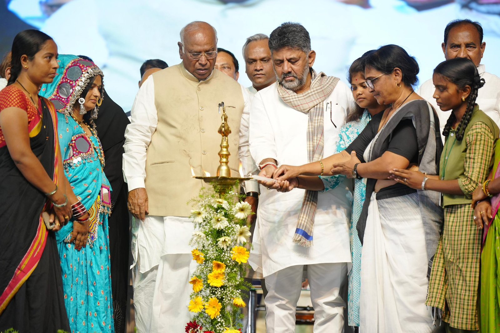 ಪ್ರಿಯಾಂಕ್ ಖರ್ಗೆ ರಾಜ್ಯದ ಮುಂದಿನ ಭವಿಷ್ಯ: ಚಿತ್ತಾಪುರದಲ್ಲಿ ಡಿಸಿಎಂ ಡಿ.ಕೆ. ಶಿವಕುಮಾರ್ ಪ್ರಶಂಸೆ