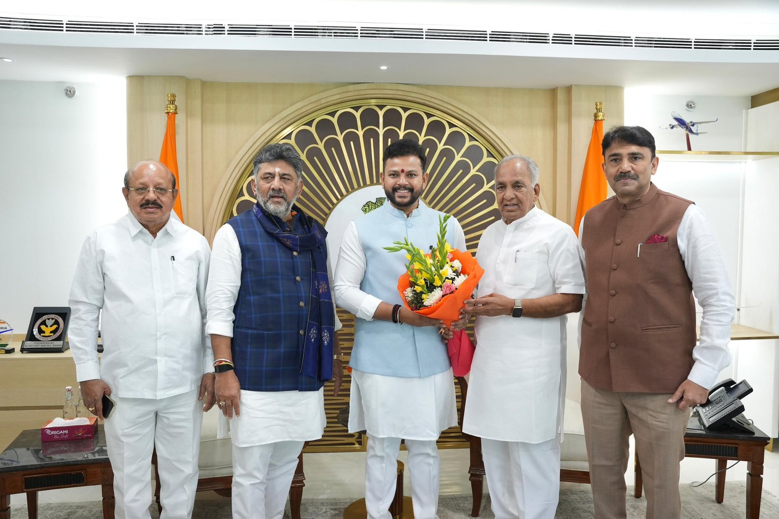 ನವದೆಹಲಿ: ಕೇಂದ್ರ ಸಚಿವ ರಾಮ್ ಮೋಹನ್ ನಾಯ್ಡು ಅವರೊಂದಿಗೆ ಡಿಸಿಎಂ ಡಿ.ಕೆ. ಶಿವಕುಮಾರ್ ಭೇಟಿ; ರಾಜ್ಯದ ವಿಮಾನಯಾನ ಅಭಿವೃದ್ಧಿಗೆ ಚರ್ಚೆ