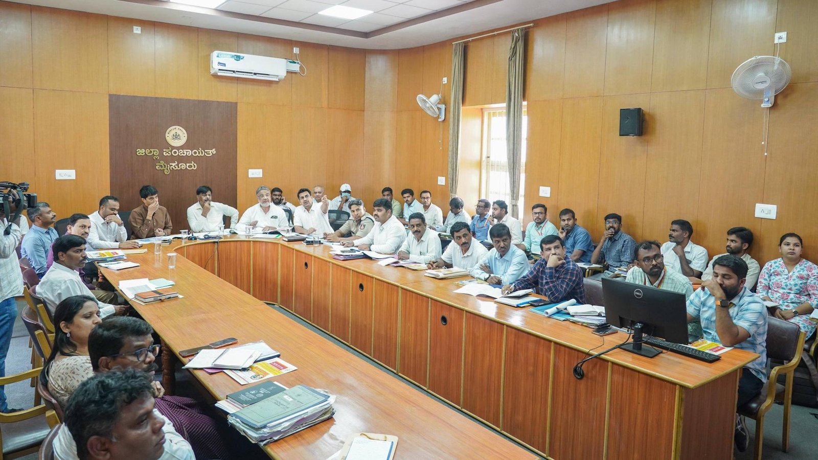 ಮೈಸೂರು ರಸ್ತೆಗಳ ಅಗಲೀಕರಣಕ್ಕೆ ವೇಗ: ಜಿಲ್ಲಾ ಉಸ್ತುವಾರಿ ಸಚಿವ ಡಾ. ಎಚ್.ಸಿ. ಮಹದೇವಪ್ಪ ಸೂಚನೆ