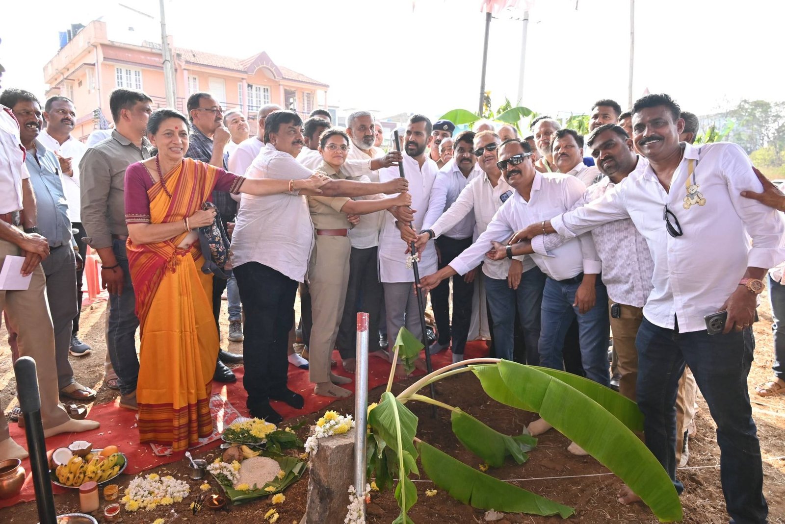 ಕುಶಾಲನಗರ: ಸುಸಜ್ಜಿತ ನೂತನ ಸಂಚಾರ ಪೊಲೀಸ್ ಠಾಣೆ ಕಟ್ಟಡಕ್ಕೆ ಶಂಕುಸ್ಥಾಪನೆ