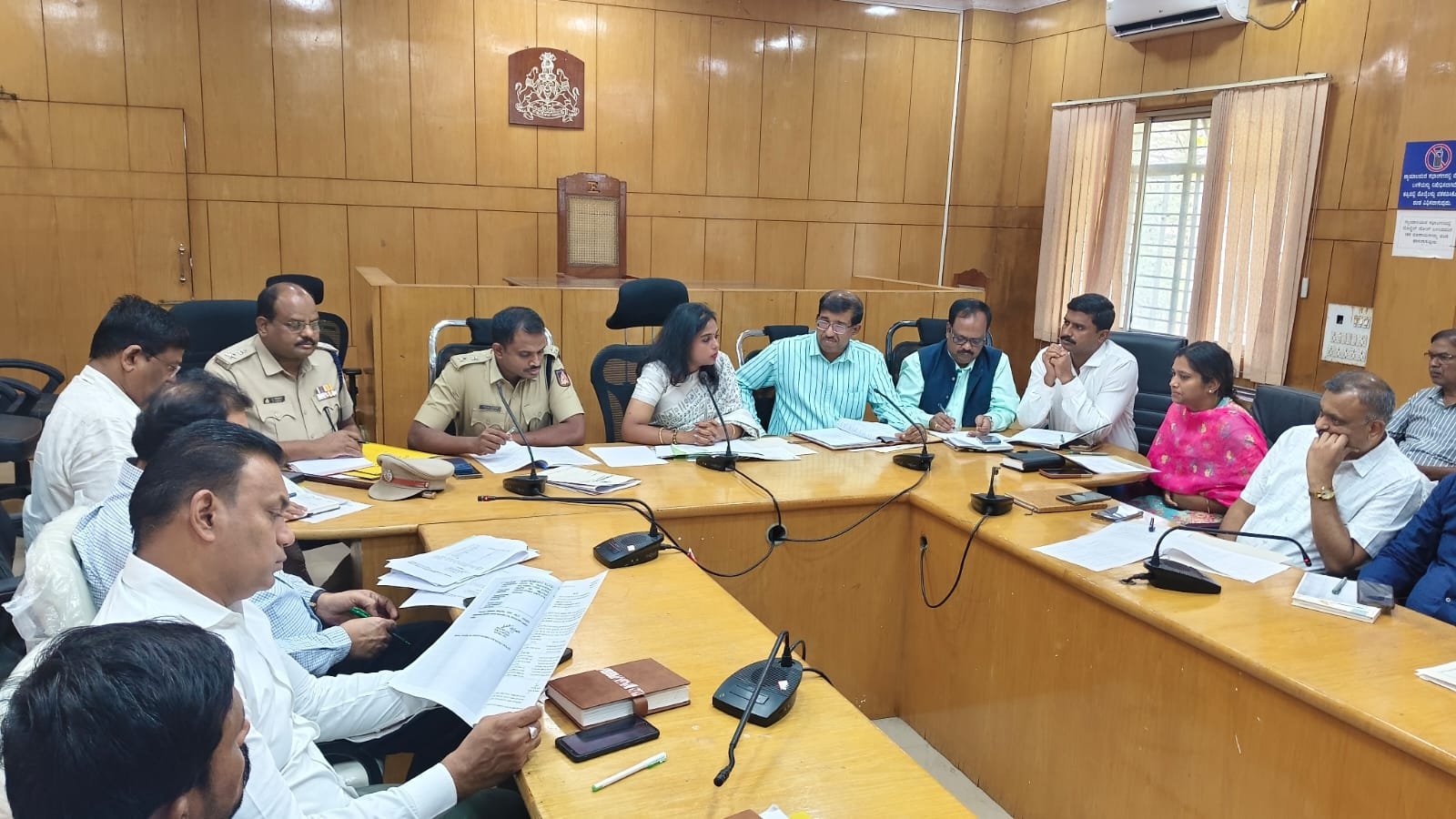 ಸಿದ್ದಗಂಗಾ ಮಠಕ್ಕೆ ರಾಷ್ಟ್ರಪತಿಗಳ ಭೇಟಿ: ಜಿಲ್ಲಾಧಿಕಾರಿ ಕಚೇರಿಯಲ್ಲಿ ಉನ್ನತ ಮಟ್ಟದ ಭದ್ರತಾ ಪರಿಶೀಲನಾ (ASL) ಸಭೆ