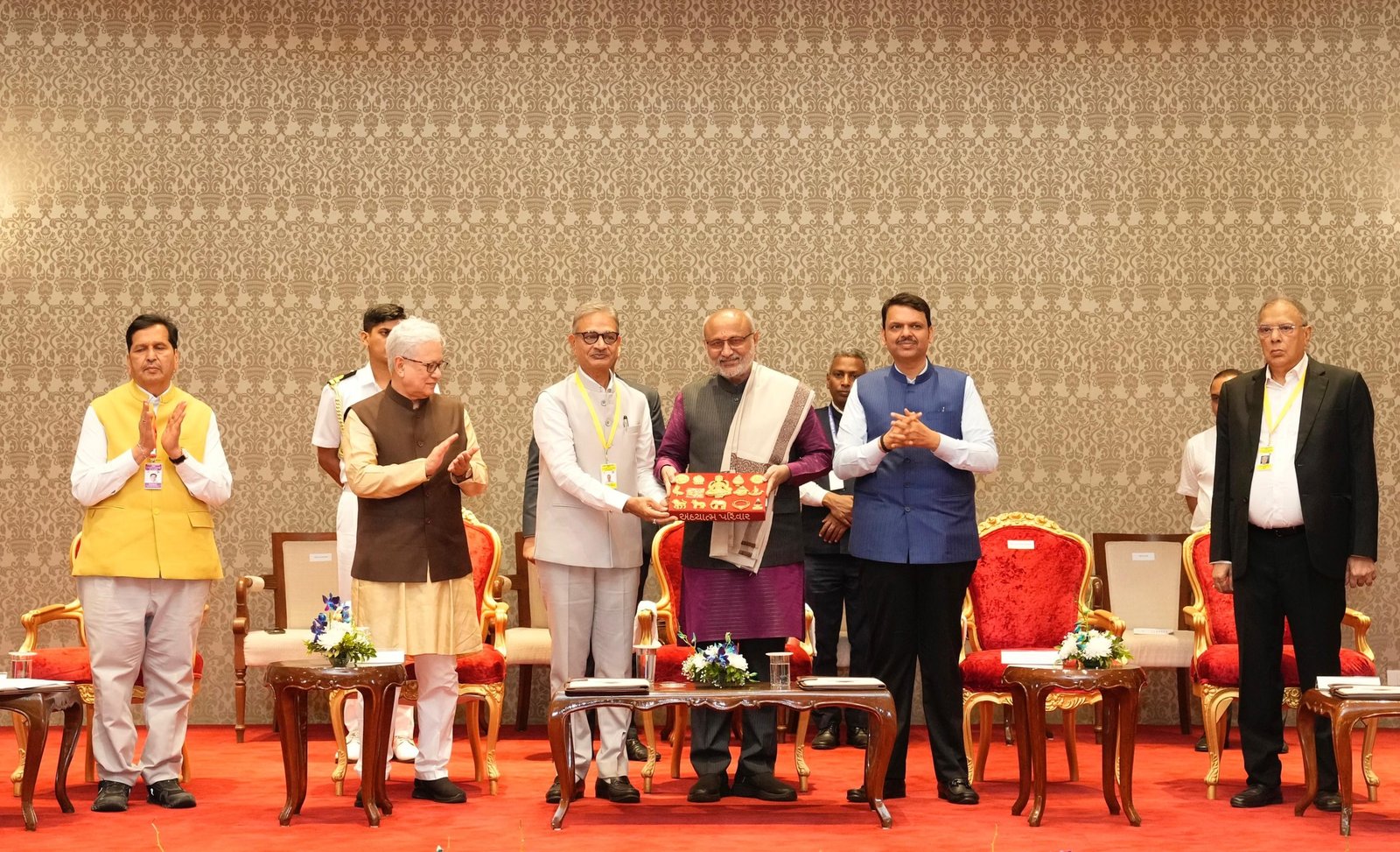 ತ್ಯಾಗ ಮತ್ತು ಸೇವೆಯ ಮನೋಭಾವ ಸಮಾಜಕ್ಕೆ ಪ್ರೇರಣೆ: ಮುಂಬೈ ಜೈನ ದೀಕ್ಷಾ ಸಮಾರಂಭದ ಆಯೋಜಕರಿಗೆ ಉಪರಾಷ್ಟ್ರಪತಿ ಗೌರವ