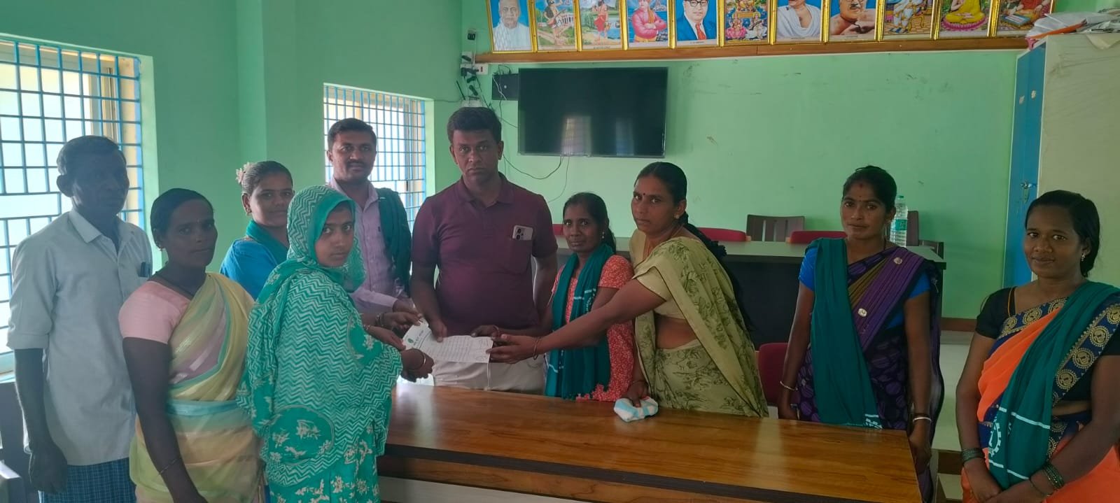 ಮಾರ್ಟಳ್ಳಿ: ಅರಣ್ಯ ಅಂಚಿನ ಗ್ರಾಮದಲ್ಲಿ ನೀರಿನ ಹಾಹಾಕಾರ; ಟ್ಯಾಂಕರ್ ನೀರಿಗಾಗಿ ಶಾಲಾ ಮಕ್ಕಳ ಹಕ್ಕೊತ್ತಾಯ