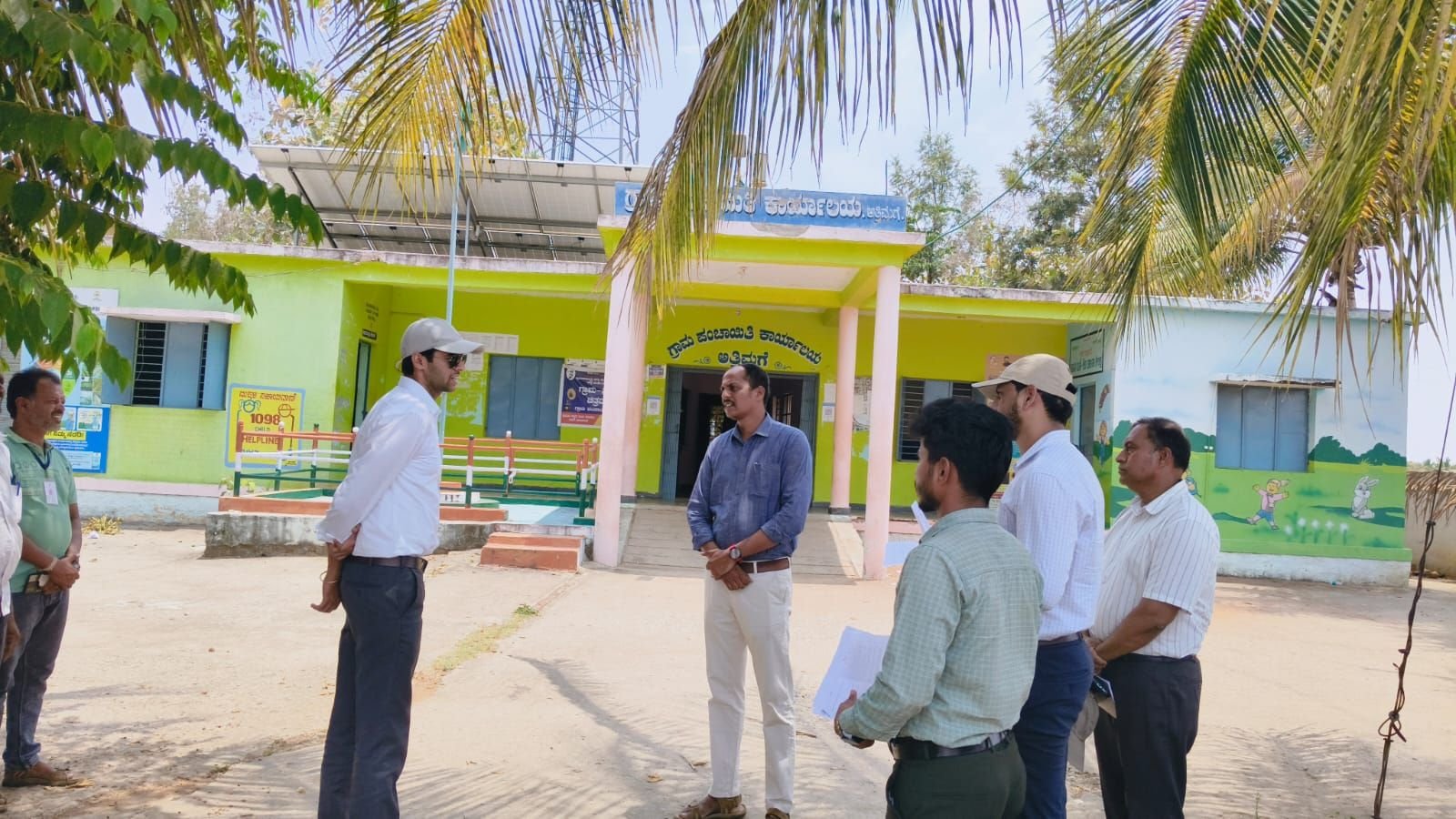 ಗ್ರಾಮೀಣ ಭಾಗದ ಸಮಸ್ಯೆಗಳಿಗೆ ತಕ್ಷಣ ಸ್ಪಂದಿಸಿ: ಅಧಿಕಾರಿಗಳಿಗೆ ಜಿಲ್ಲಾ ಪಂಚಾಯತ್ ಸಿಇಒ ಡಾ. ಆಕಾಶ್ ಎಸ್. ಕಟ್ಟುನಿಟ್ಟಿನ ಸೂಚನೆ