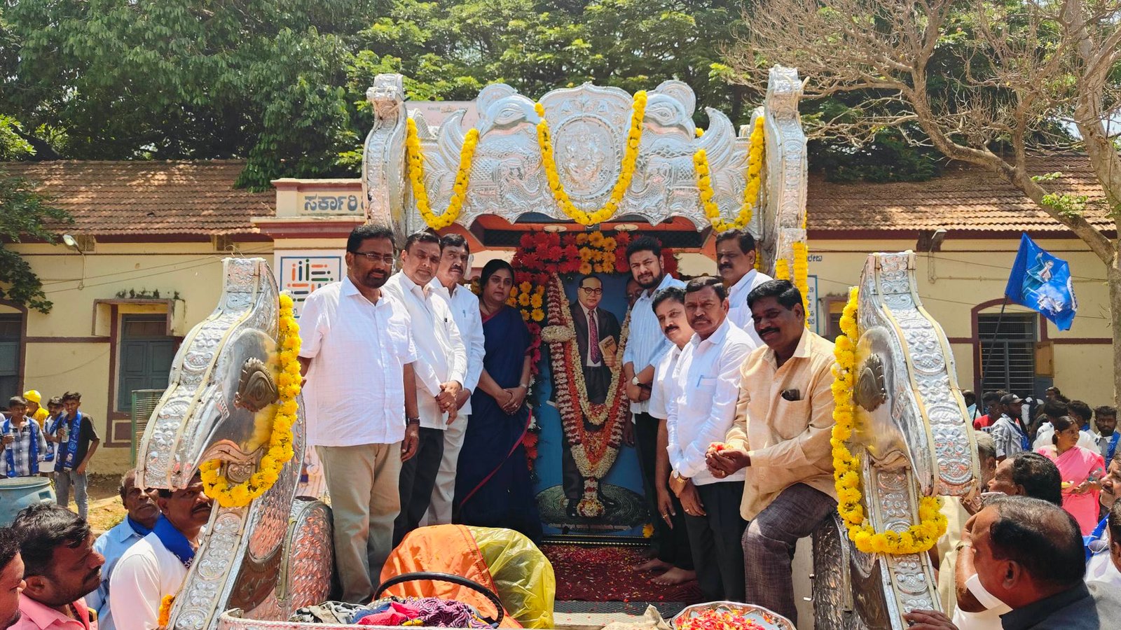 ನಂಜನಗೂಡು: ಸಂವಿಧಾನ ಶಿಲ್ಪಿ ಡಾ. ಬಿ.ಆರ್. ಅಂಬೇಡ್ಕರ್ ಅವರ 135ನೇ ಜಯಂತಿ ಮೆರವಣಿಗೆಗೆ ಅದ್ಧೂರಿ ಚಾಲನೆ