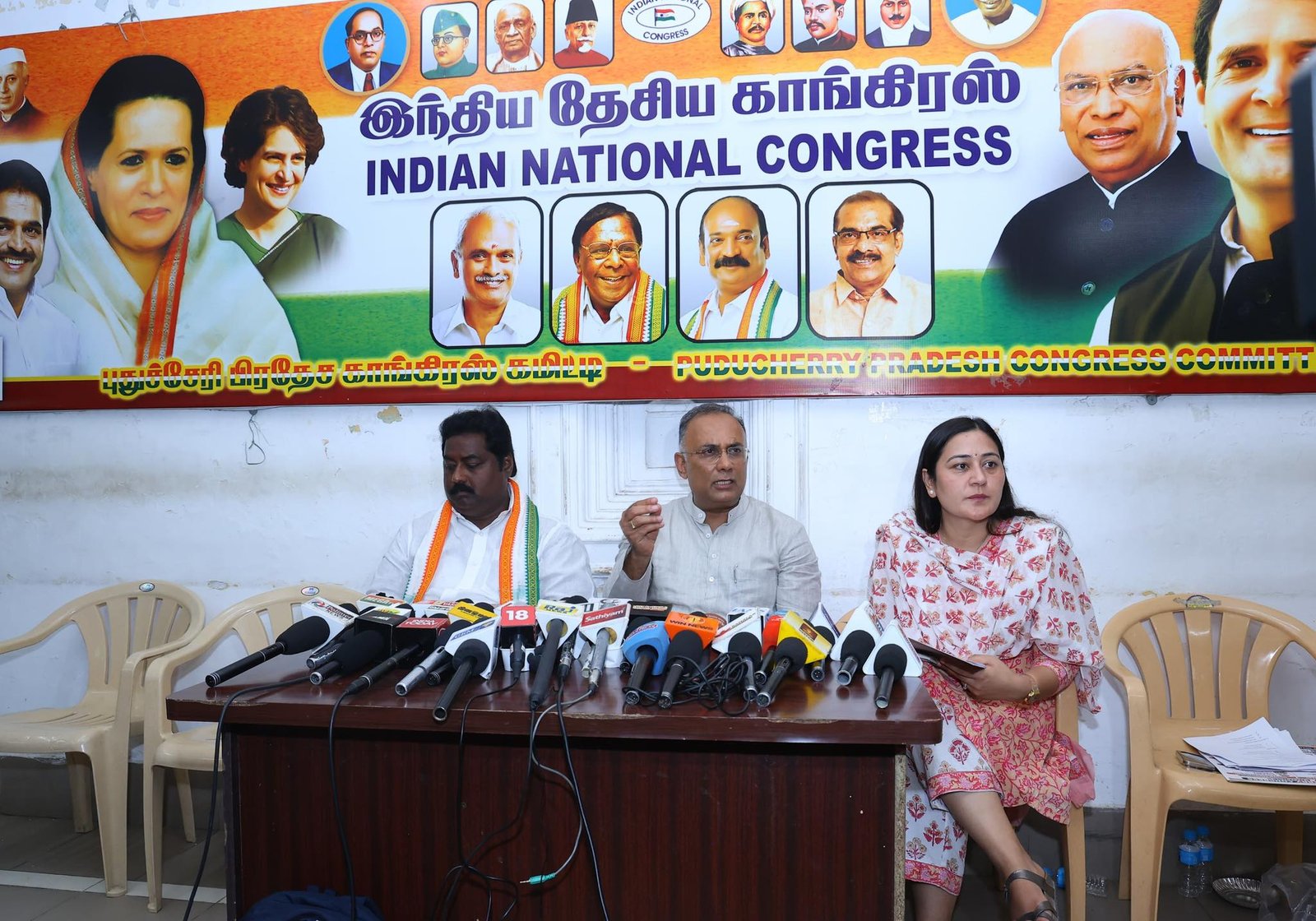 ಪುದುಚೇರಿ ಚುನಾವಣೆ: ಕಾಂಗ್ರೆಸ್-ಇಂಡಿಯಾ ಮೈತ್ರಿಕೂಟದ ಭರ್ಜರಿ ಪ್ರಣಾಳಿಕೆ ಬಿಡುಗಡೆ ಮಾಡಿದ ದಿನೇಶ್ ಗುಂಡೂರಾವ್