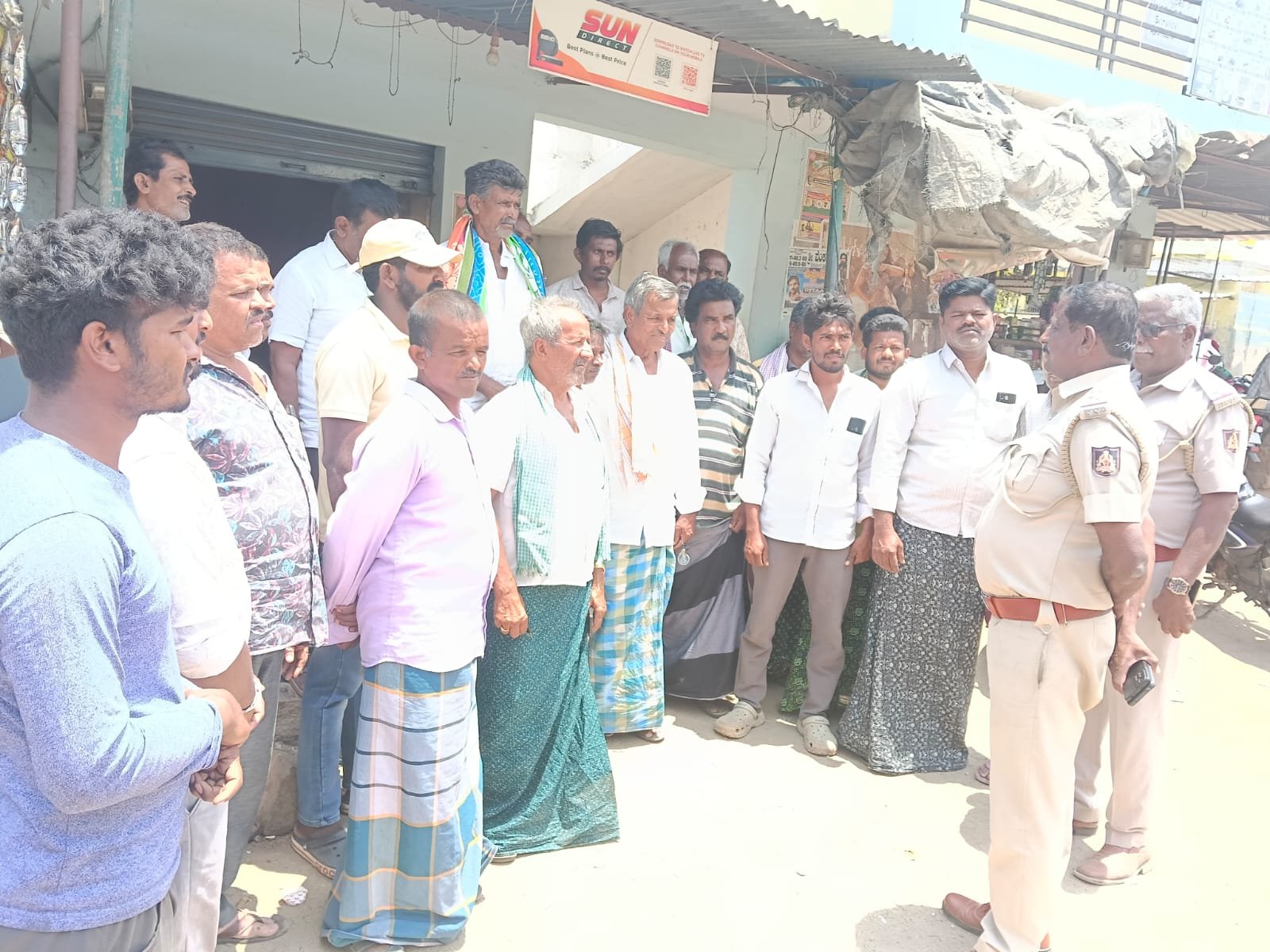 ಬಿಳ್ಳೂರು ಗ್ರಾಮದಲ್ಲಿ ಪಾತಪಾಳ್ಯ ಪೊಲೀಸರಿಂದ ಜನಸಂಪರ್ಕ ಸಭೆ: ಸಾರ್ವಜನಿಕರಲ್ಲಿ ಜಾಗೃತಿ