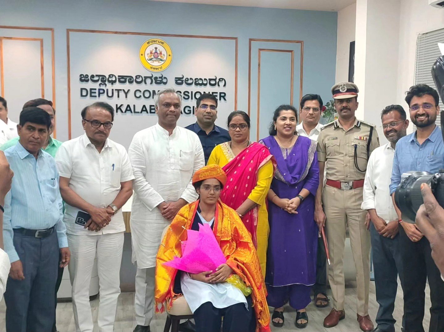 ಮುಖ್ಯಮಂತ್ರಿ ಸಿದ್ದರಾಮಯ್ಯ ಅವರಿಗೆ ಕೆ.ಜಿ.ಎಫ್ ಅಭಿವೃದ್ಧಿ ಪ್ರಸ್ತಾವನೆ ಸಲ್ಲಿಸಿದ ಶಾಸಕಿ ಡಾ. ರೂಪಕಲಾ ಶಶಿಧರ್