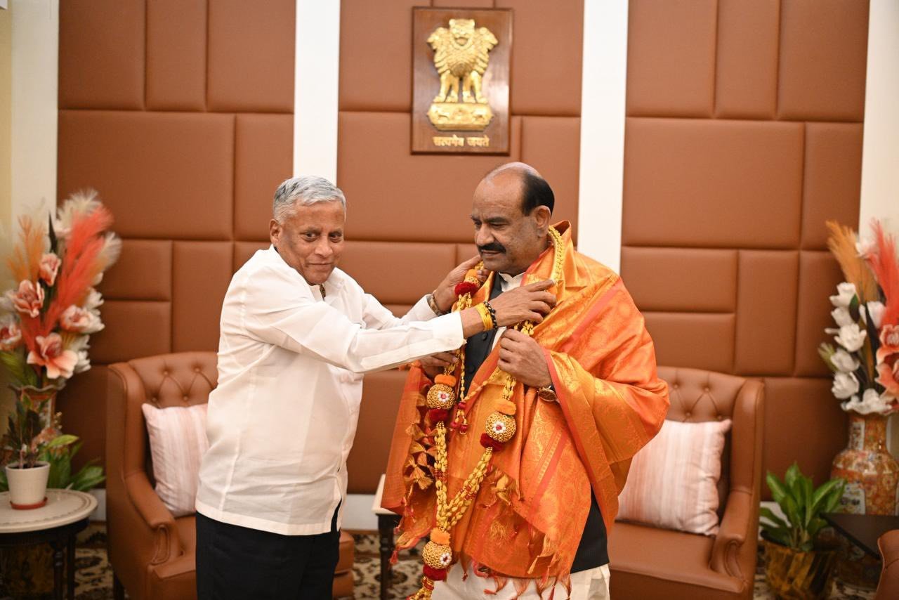 ಬಸವ ಜಯಂತಿ ಆಚರಣೆ: ಲೋಕಸಭಾ ಸಭಾಧ್ಯಕ್ಷರಿಗೆ ವಿ. ಸೋಮಣ್ಣ ಆಹ್ವಾನ – ಸಂಸತ್ ಭವನದಲ್ಲಿ ಪುಷ್ಪ ನಮನಕ್ಕೆ ಒಪ್ಪಿಗೆ