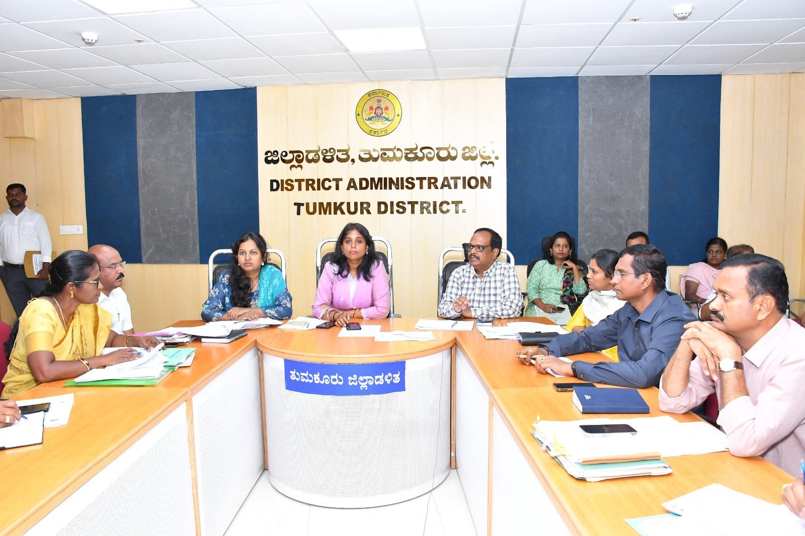 ತುಮಕೂರು: ಕುಡಿಯುವ ನೀರಿನ ಅಭಾವ ನೀಗಿಸಲು ಜಿಲ್ಲಾಧಿಕಾರಿಗಳ ಕಟ್ಟುನಿಟ್ಟಿನ ಸೂಚನೆ; ವಿಪತ್ತು ನಿರ್ವಹಣಾ ಸಭೆ ಮುಖ್ಯಾಂಶಗಳು