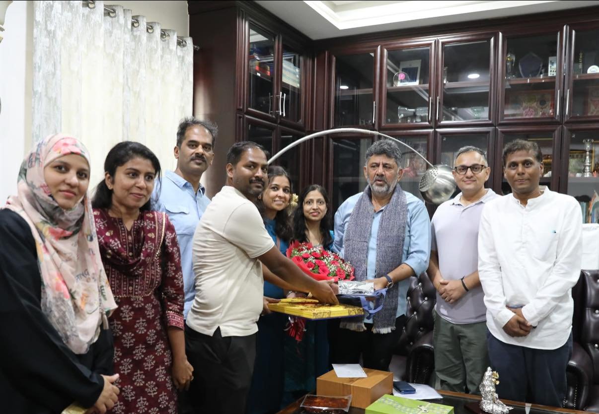 1ನೇ ತರಗತಿ ಪ್ರವೇಶಕ್ಕೆ ವಯೋಮಿತಿ ಸಡಿಲಿಕೆ: ಉಪಮುಖ್ಯಮಂತ್ರಿ ಡಿ.ಕೆ. ಶಿವಕುಮಾರ್ ಅವರಿಗೆ ಪೋಷಕರಿಂದ ಅಭಿನಂದನೆ