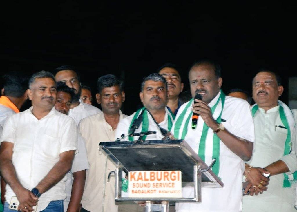 ಬಾಗಲಕೋಟೆಯಲ್ಲಿ ಎನ್ಡಿಎ ಮೈತ್ರಿಕೂಟದ ಶಕ್ತಿ ಪ್ರದರ್ಶನ: ವೀರಣ್ಣ ಚರಂತಿಮಠ ಪರ ಎಚ್.ಡಿ. ಕುಮಾರಸ್ವಾಮಿ ಅಬ್ಬರದ ಪ್ರಚಾರ