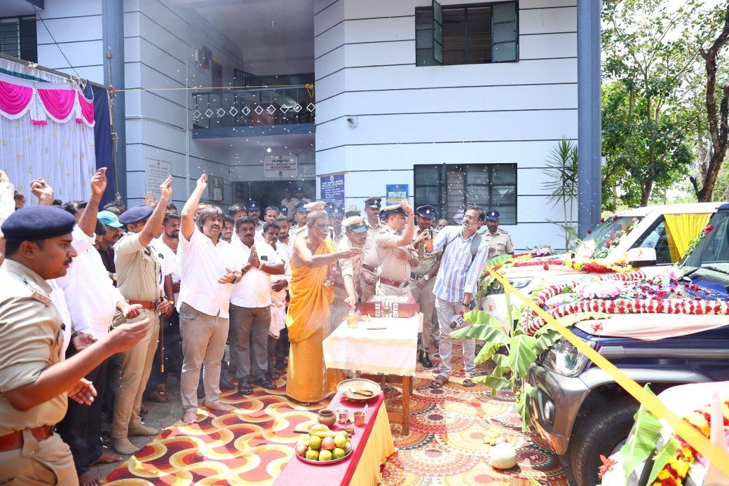 ಸೊರಬ: ಸಾರ್ವಜನಿಕ ಸೇವೆಗೆ ನಾಲ್ಕು ಹೊಸ ವಾಹನಗಳ ಸಮರ್ಪಣೆ – ಶಾಸಕ ಮಧು ಬಂಗಾರಪ್ಪ ಲೋಕಾರ್ಪಣೆ