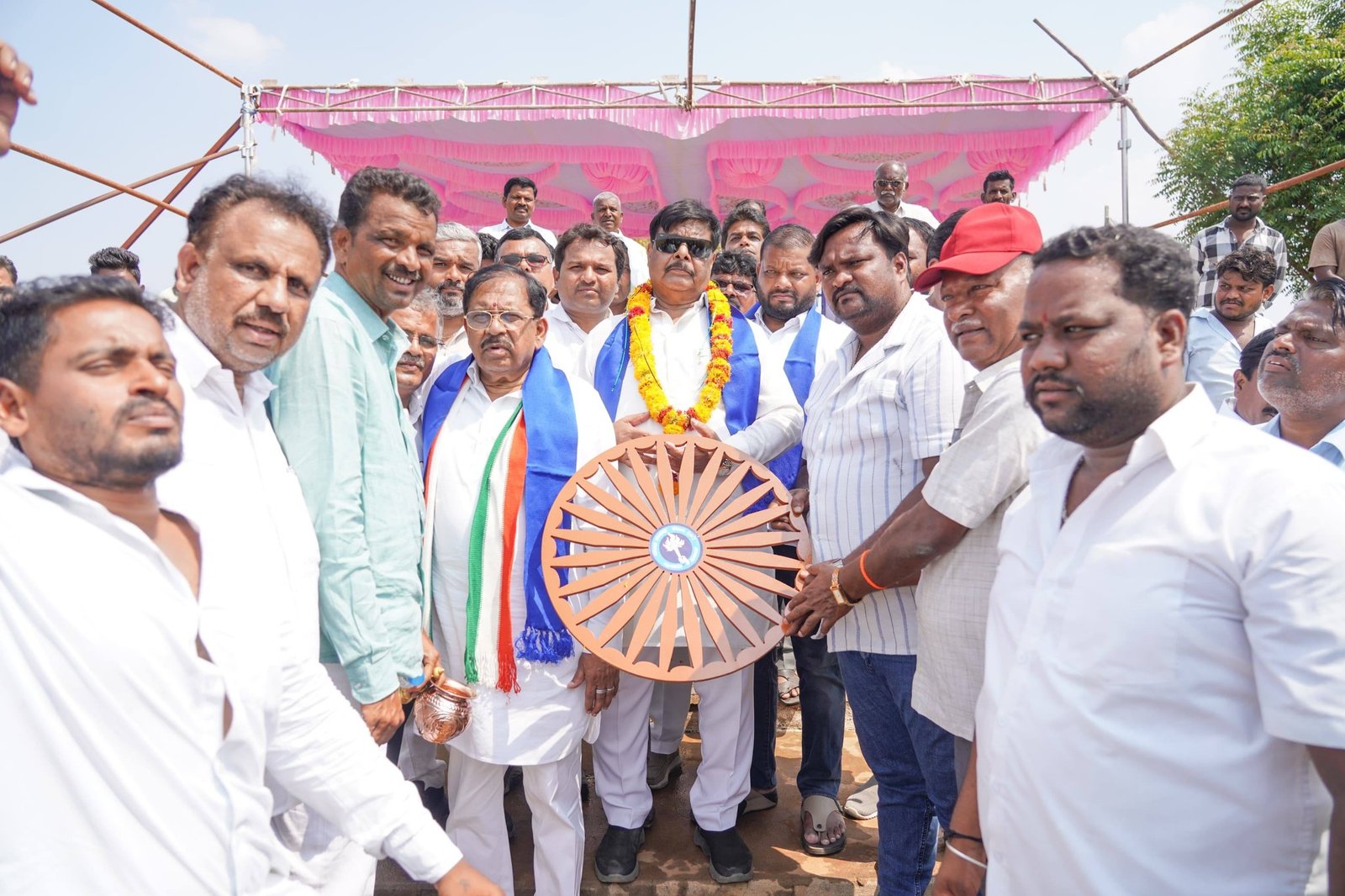 ಬಾಗಲಕೋಟೆ: ಬುದ್ಧ ವಿಹಾರದಲ್ಲಿ ಡಾ. ಎಚ್.ಸಿ. ಮಹದೇವಪ್ಪ ಪ್ರಚಾರ; ಕಾಂಗ್ರೆಸ್ ಬೆಂಬಲಿಸಲು ಬೌದ್ಧ ಬಂಧುಗಳಿಗೆ ಮನವಿ