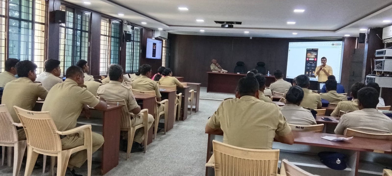 ಮಂಡ್ಯ: “ನಶೆ ಮುಕ್ತ ಕರ್ನಾಟಕ” ಪೋರ್ಟಲ್ ಬಳಕೆ ಕುರಿತು ಪೊಲೀಸ್ ಸಿಬ್ಬಂದಿಗೆ ತರಬೇತಿ ಕಾರ್ಯಾಗಾರ