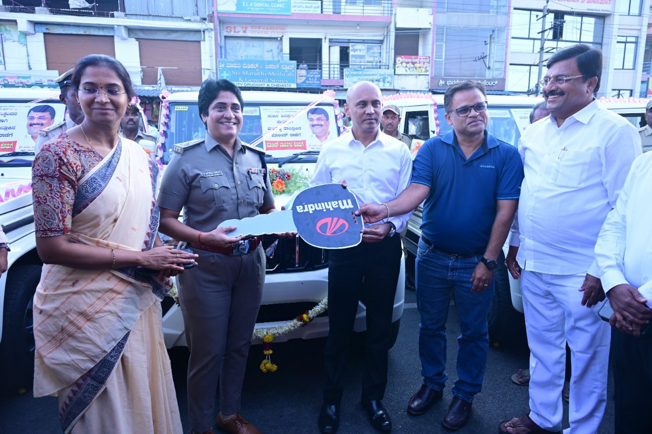ಮಳವಳ್ಳಿಯಲ್ಲಿ ಹೈಟೆಕ್ ಕಣ್ಗಾವಲು: ಸಿ.ಸಿ.ಟಿ.ವಿ ಕಮಾಂಡ್ ಸೆಂಟರ್ ಹಾಗೂ ನೂತನ ಪೊಲೀಸ್ ವಾಹನಗಳ ಲೋಕಾರ್ಪಣೆ