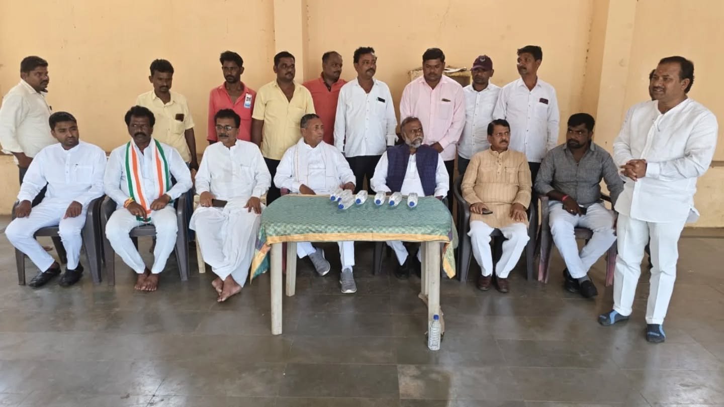 ನೀರಲಕೆರೆ ಗ್ರಾಮದಲ್ಲಿ ಕಾಂಗ್ರೆಸ್ ಪರ ಕೆ.ಎಚ್. ಮುನಿಯಪ್ಪ ಭರ್ಜರಿ ಮತಯಾಚನೆ
